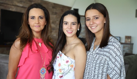  Cristina Villalobos, Sandra Villalobos y Cristy Nava.