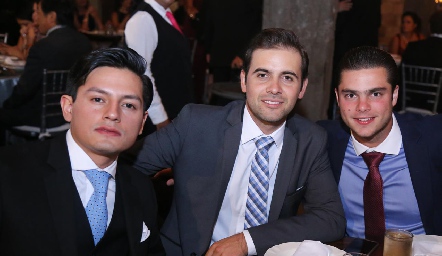  Joshua, Iker Monsech y Santiago Rosillo.