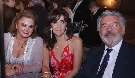 Consuelo Mercado, Laura Kury y Ramón Monsech.