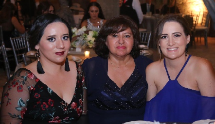 Adriana Arellano, Hortensia Ledezma y Melissa Sánchez.