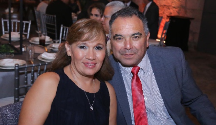  Ana María Castillo y José Luis Guerra.