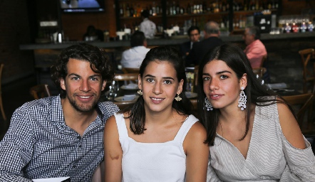 Con la cumpleañera.