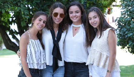  Isa Tacea, Ana Sofi Aldrett, Montse Bedolla y Renata Flores.