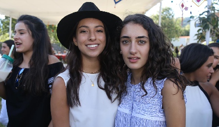  Valentina Sánchez y Luciana Abud.
