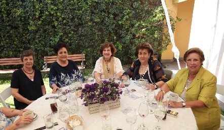  Martha Pons, Leticia Torres, Gabriela Espinosa Perogordo, Cristina Espinosa Perogordo y María Elena Bustindui.