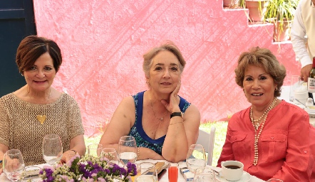  María Eugenia González, Mary Galán y Larissa Ahumada.