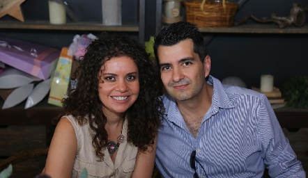  Ana Argüelles y Emmanuel Robles .