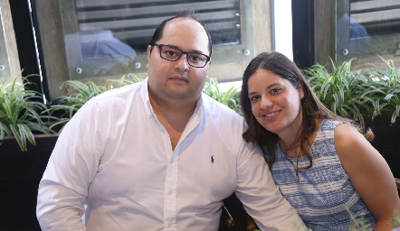  Rodrigo Enríquez y Paola Arélvalo.