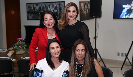  Gladys Nájera, Laura Hallal, Olesia Shevchenko y Fabiola González.