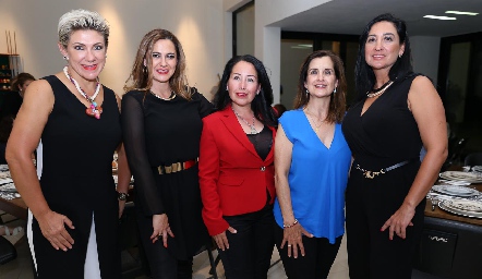  Margarita Padilla, Laura Hallal, Gladys Nájera, Mayte Yamin y Blanca de Cantú.