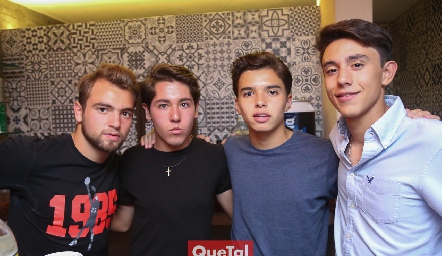  Memo Pizzuto, Raúl Suárez, Gonzalo Alcalde y Polo Conde.