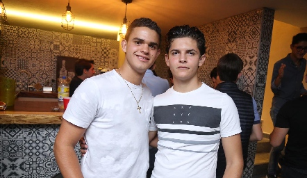  Aldo Pizzuto y Alex Urías.
