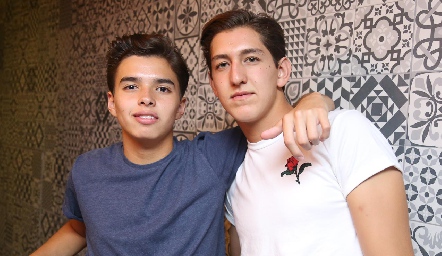  Gonzalo Alcalde y Daniel Villarreal.