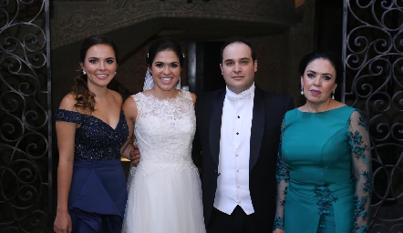  María José Valle, July Valle, Mauricio Suárez y Julia Marín.