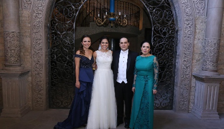 María José Valle, July Valle, Mauricio Suárez y Julia Marín.
