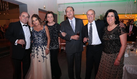  Javier Suárez, Mónica Lomelín de Suárez, Martha Torres, Ernesto Madrigal, José Barragán y Cristina Suárez.