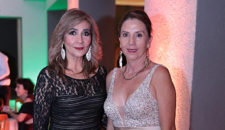  Cristina Córdova y Gaby Mercado.