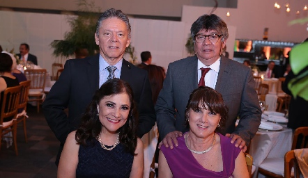  Javier Castro y Gladys Castellanos, Ricardo Castro y Eddy de Castro.