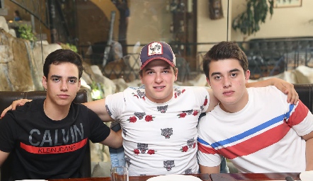  Manolo Martins, Juan Pablo Mendizábal y Diego Castillo.