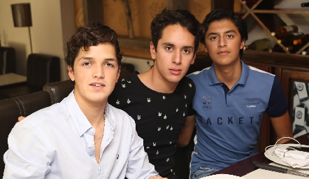  Óscar Vera, Juan Pablo Chevaile y José Miguel Ruiz.