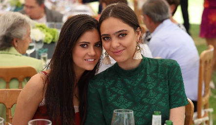  Graciela Fernández y Camila Escalante.