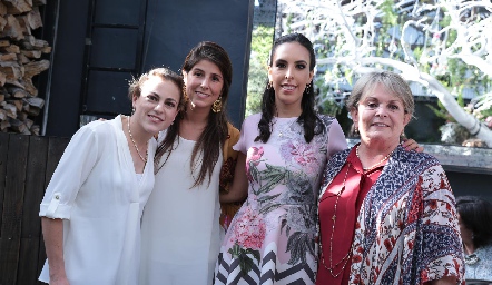  María José Foyo de Meade, Fernanda Solórzano de Meade, Mariana Tobías y Tesa Vertiz de Meade.