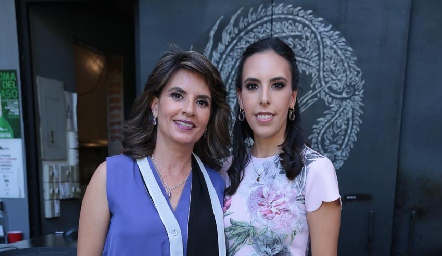  Marisa Mercado de Tobías y Mariana Tobías Mercado.