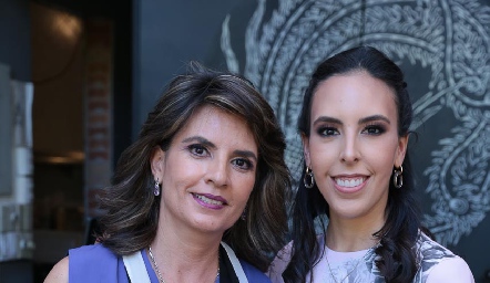  Marisa Mercado y Mariana Tobías.