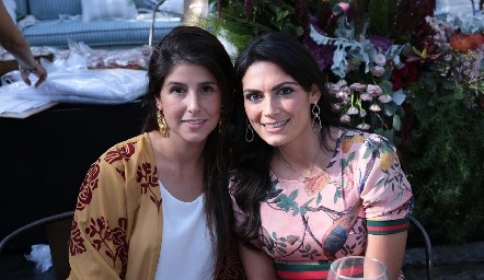  Fernanda Solórzano y Karla Díaz.