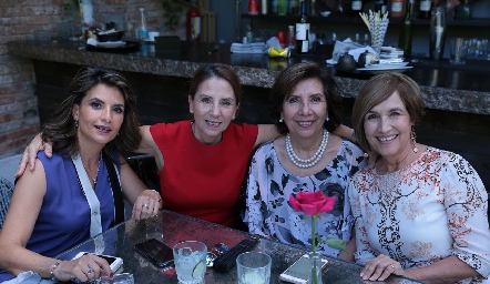  Marisa Mercado, Gabriela Mercado, Olga Mercado y Ángeles Ugalde.
