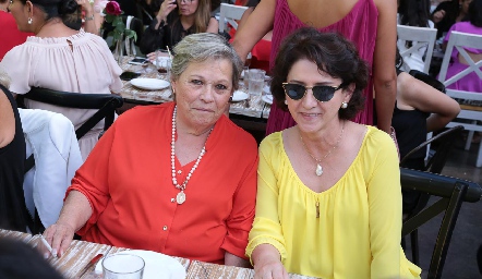  Guadalupe Meade y Marilupe Palau.