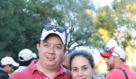  Alejandro de la Rosa y Mariana González.