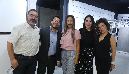  Carlos Jasso, Roberto Lara, Gaby Esparza, Marisol del Rivero y Jennifer García.