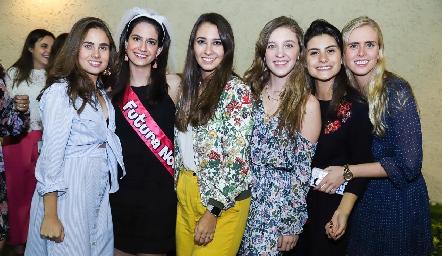  Nuria Alcalde, Mónica Medlich, Sofía Leiva, Paulina Martínez, Tere Cadena e Ingrid Velasco.