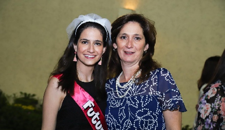  Mónica Medlich y Mónica Leal.