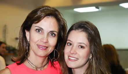  Rocío Nieto y Regina Mendizábal.