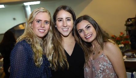  Ingrid Velasco, Diana Olvera y Sofía Rodríguez.