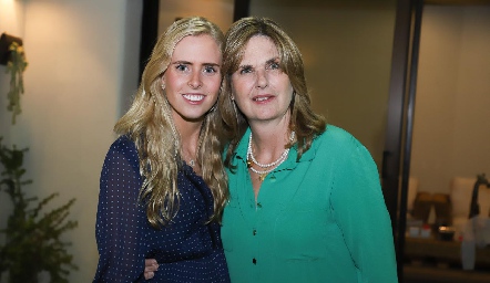  Ingrid Velasco y Carmen Zwiegger.