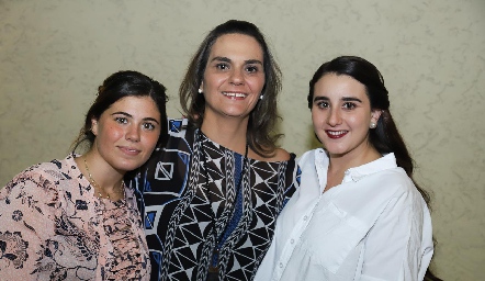  Mariela Motilla, Claudette Mahbub y Claudette Villasana.