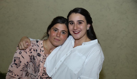  Mariela Motilla y Claudette Villasana.