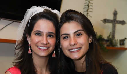  Mónica Medlich y Tere Cadena.