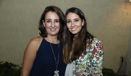  Gloria Martínez y Sofía Leiva.