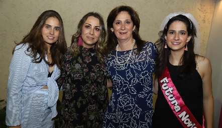  Nuria Alcalde, Roxana Serna, Mónica Leal y Mónica Medlich.
