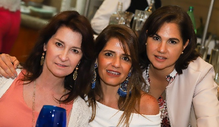  Tawi Garza, Rosy Rodríguez y Margarita Martínez.