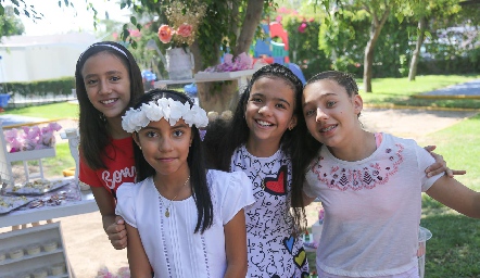  Daniela, Pamela, Fernanda y Pili.