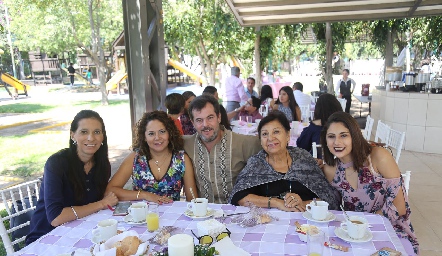  Nora Albarrán, Martha Hernández, Alejandro Ruiz, Josefina Hernández y Sofía Ortiz.