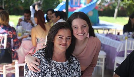  Verónica y Diana Mares.