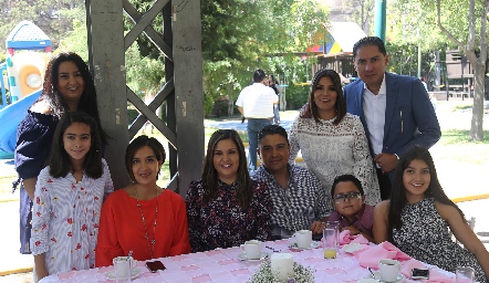  Acompañaron a Pamela.