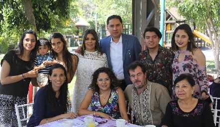  Acompañaron a Pamela.