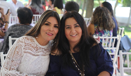  Lupita Serna y Lizeth Medellín.
